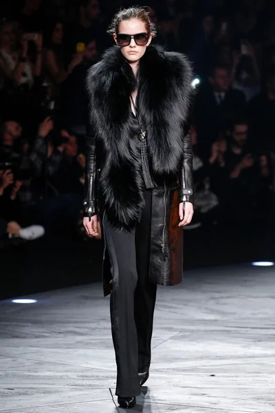 Look 9